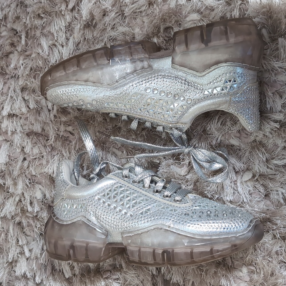 Cute tennis shoes